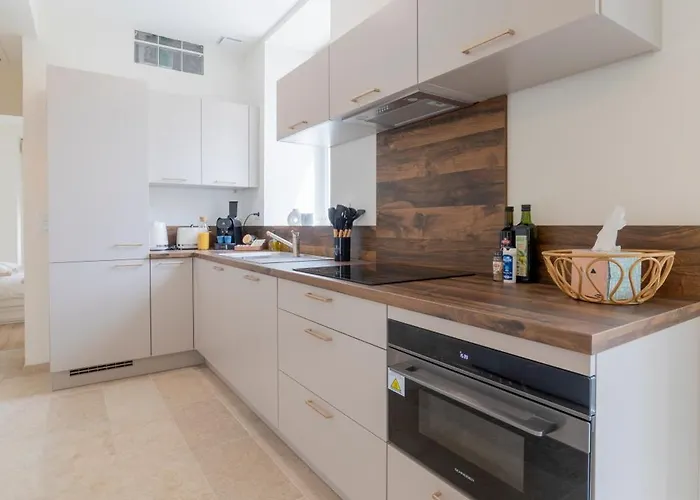 Apartman Spacieux 4 , Clim Au Coeur De Maisoncarreeconciergerie Nîmes
