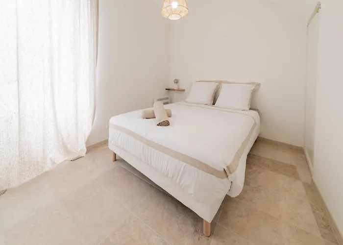 Spacieux 4 , Clim Au Coeur De Maisoncarreeconciergerie Apartman *